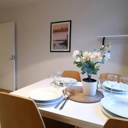 Spacious For 4 With Sauna * אספו