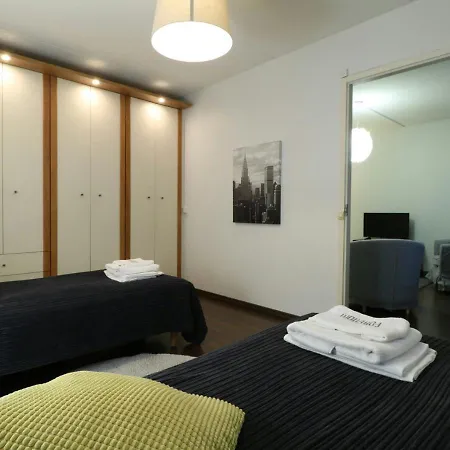 Spacious For 4 With Sauna דירה אספו